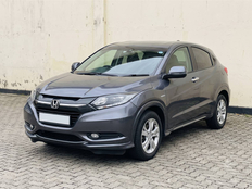 Honda Vezel 2016 – dark grey compact SUV