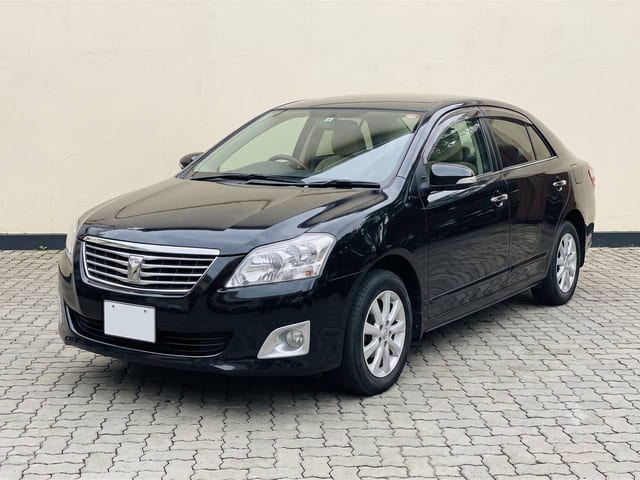 Toyota Premio 2016 – black sedan